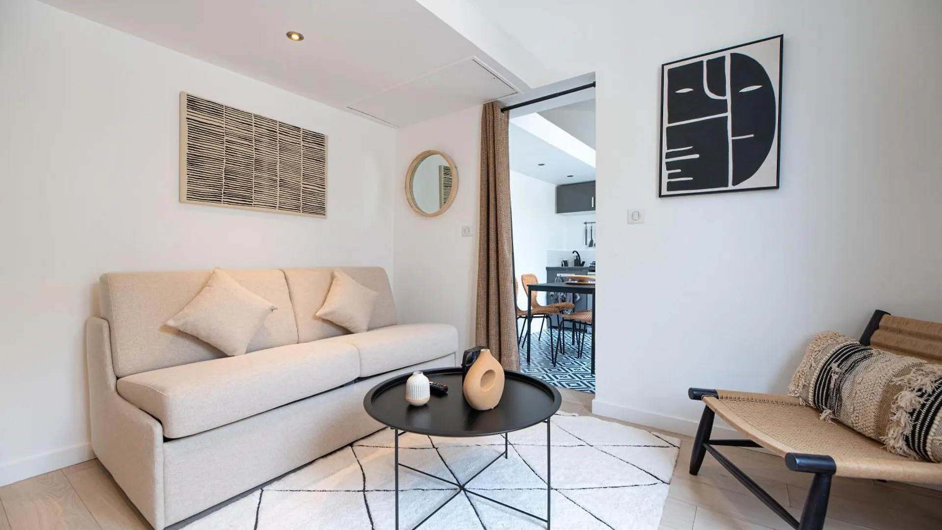Stunning Flat In Paris location